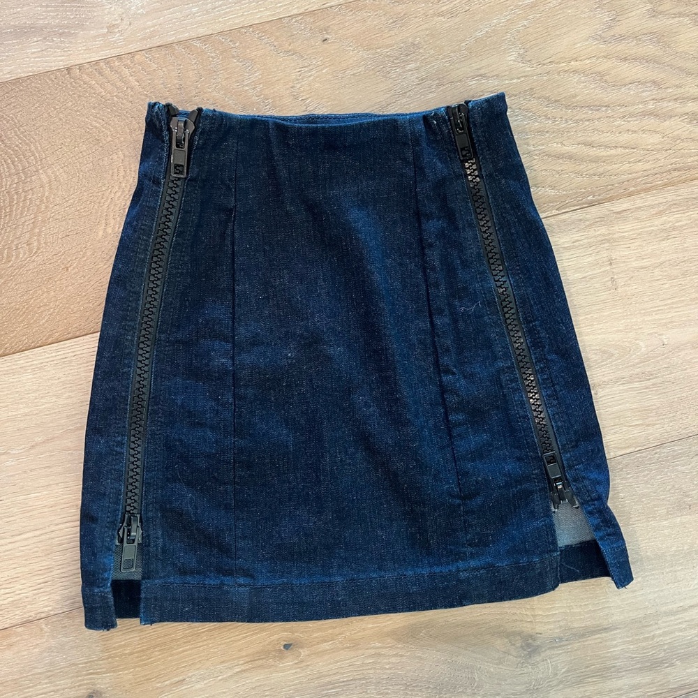 Denim Zipper Skirt from LF Carmar Size 23